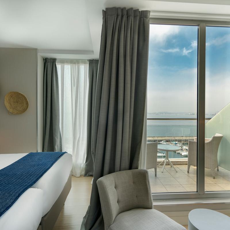 Vincci Room Vista Mar con Terraza Vincci Puertochico 4* Santander Vincci Room Vista Mar con Terraza Vincci Puertochico 4* Santander