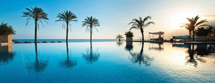 Dreamy enclaves and crystal clear water, the secret of Vincci pools (part I)