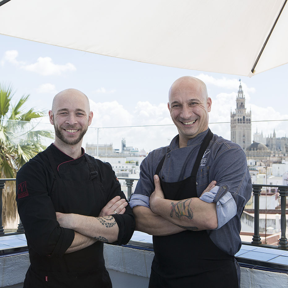 La dupla perfecta de «Albertos» que está al mando de los fogones del restaurante El Mirador de Sevilla
