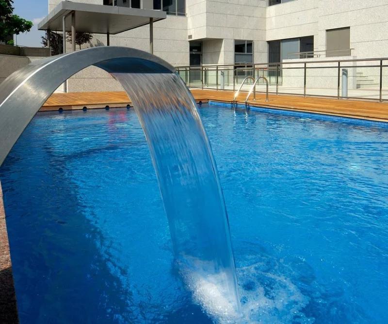 Piscina exterior Vincci Frontaura 4* Valladolid Piscina exterior Vincci Frontaura 4* Valladolid