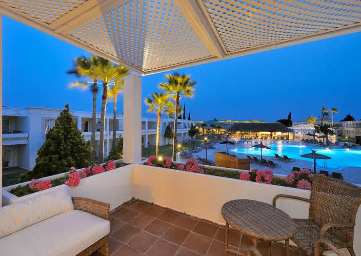 Suite Júnior com vista para a piscina Hotel Vincci Costa Golf 4* Cadis Suite Júnior com vista para a piscina Hotel Vincci Costa Golf 4* Cadis