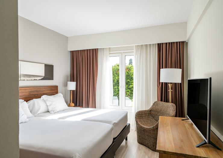 Suite Júnior com acesso ao jardim Hotel Vincci Costa Golf 4* Cadis Suite Júnior com acesso ao jardim Hotel Vincci Costa Golf 4* Cadis