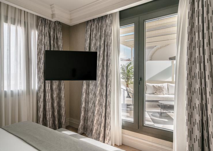 DELUXE AVEC TERRASSE Vincci Centrum 4* Madrid DELUXE AVEC TERRASSE Vincci Centrum 4* Madrid