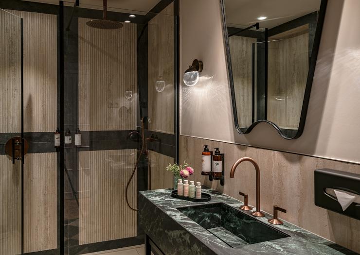 DELUXE AVEC TERRASSE Vincci Centrum 4* Madrid DELUXE AVEC TERRASSE Vincci Centrum 4* Madrid