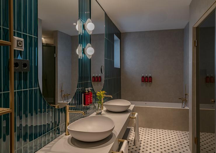 Habitación Doble Premium con Balcón Vincci Selección Posada del Patio 5* Málaga Habitación Doble Premium con Balcón Vincci Selección Posada del Patio 5* Málaga