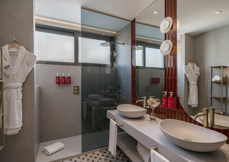 Premium Double Room with Balcony Vincci Selección Posada del Patio 5* Málaga Premium Double Room with Balcony Vincci Selección Posada del Patio 5* Málaga