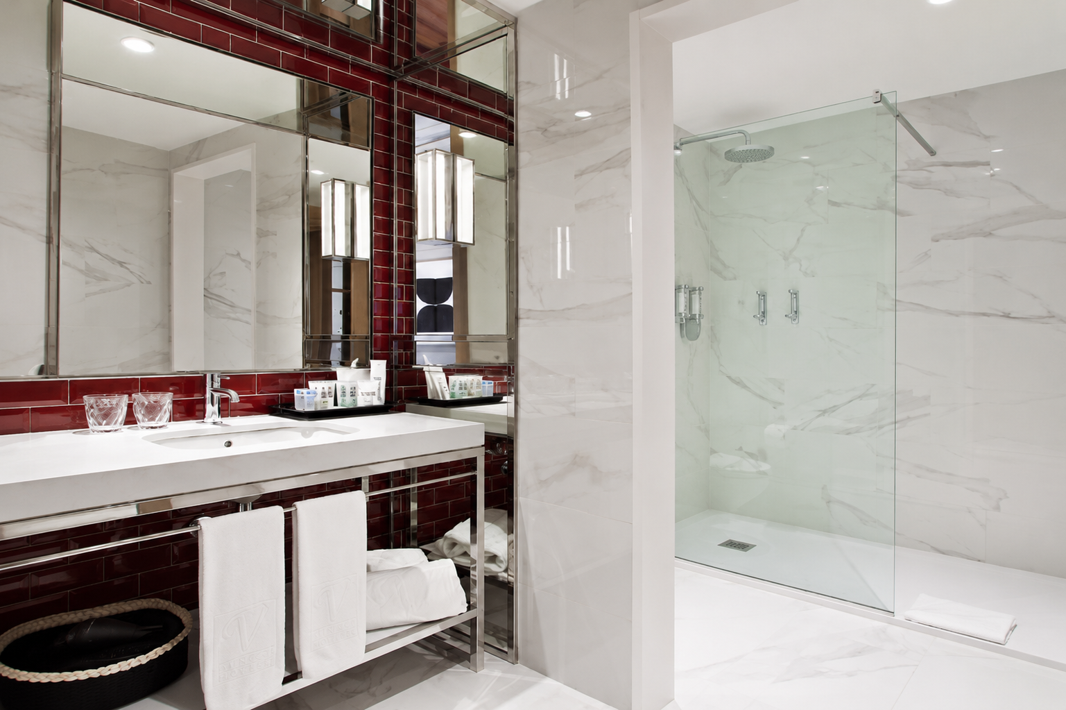 Vincci Essence Superior with Views Vincci Ponte de Ferro 4*  Porto