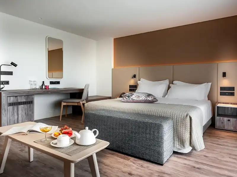 Habitación Deluxe Superior Vincci EverEden 4* Anavyssos - Atenas Habitación Deluxe Superior Vincci EverEden 4* Anavyssos - Atenas