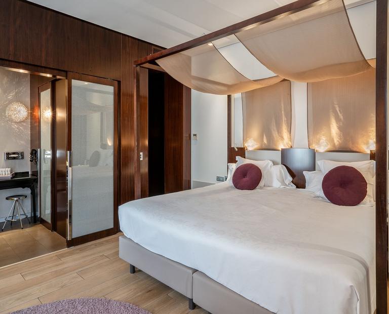HABITACIÓN DELUXE Vincci Palace 4* Valencia HABITACIÓN DELUXE Vincci Palace 4* Valencia