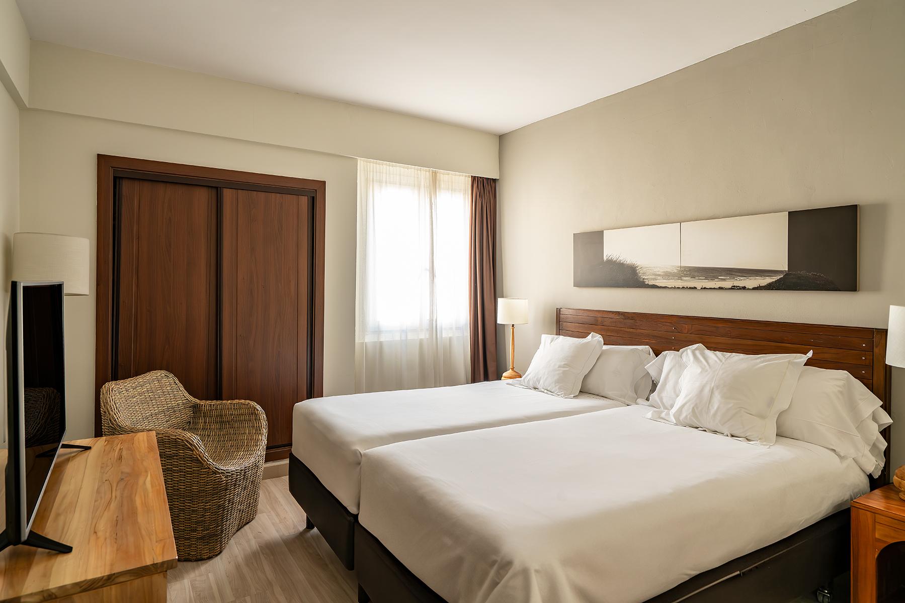 JUNIOR SUITE Vincci Costa Golf 4*  Cadiz