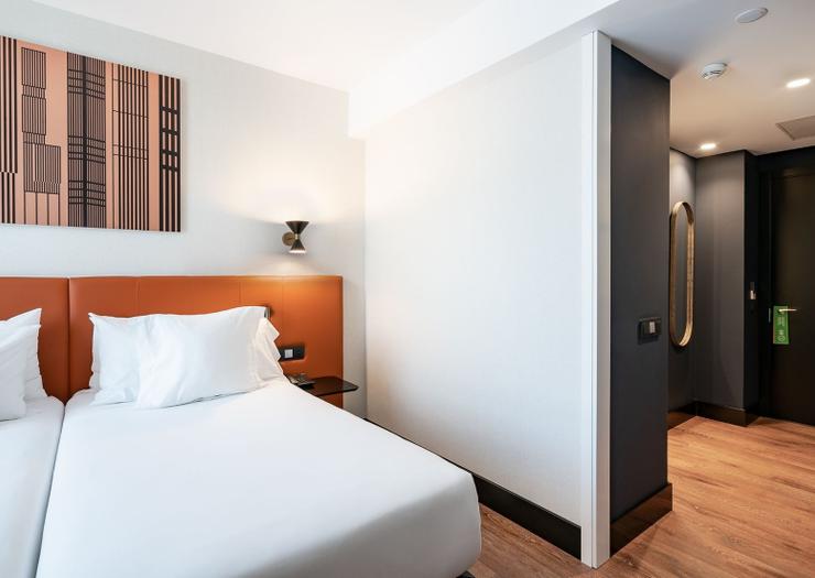 Double Room with River Views Vincci Consulado de Bilbao 4* Double Room with River Views Vincci Consulado de Bilbao 4*