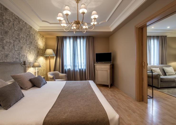 JUNIOR SUITE Vincci Lys 4* Valencia JUNIOR SUITE Vincci Lys 4* Valencia