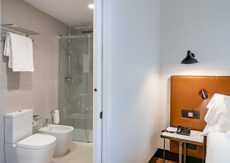 Junior Suite Room Views to the estuary Vincci Consulado de Bilbao 4* Junior Suite Room Views to the estuary Vincci Consulado de Bilbao 4*
