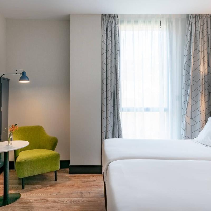 Single Room King Bed with view to the Ría Vincci Consulado de Bilbao 4* Single Room King Bed with view to the Ría Vincci Consulado de Bilbao 4*