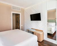 Habitación Triple Vincci Soma 4* Madrid Habitación Triple Vincci Soma 4* Madrid