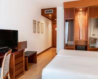 Zimmer mit Verbindungstür Vincci Ciudad de Salamanca 4* Zimmer mit Verbindungstür Vincci Ciudad de Salamanca 4*