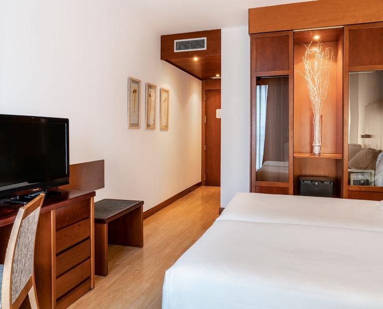 Zimmer mit Verbindungstür Vincci Ciudad de Salamanca 4* Zimmer mit Verbindungstür Vincci Ciudad de Salamanca 4*