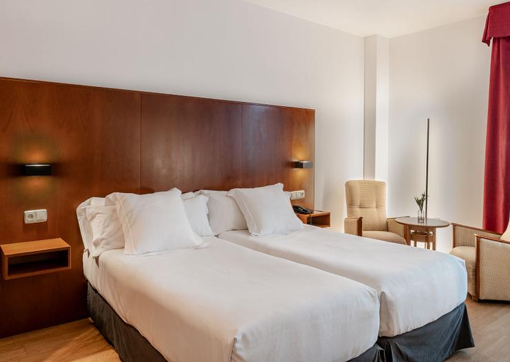Zimmer mit Verbindungstür Vincci Ciudad de Salamanca 4* Zimmer mit Verbindungstür Vincci Ciudad de Salamanca 4*