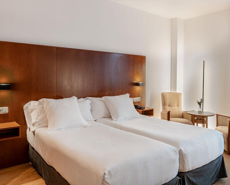 Zimmer mit Verbindungstür Vincci Ciudad de Salamanca 4* Zimmer mit Verbindungstür Vincci Ciudad de Salamanca 4*