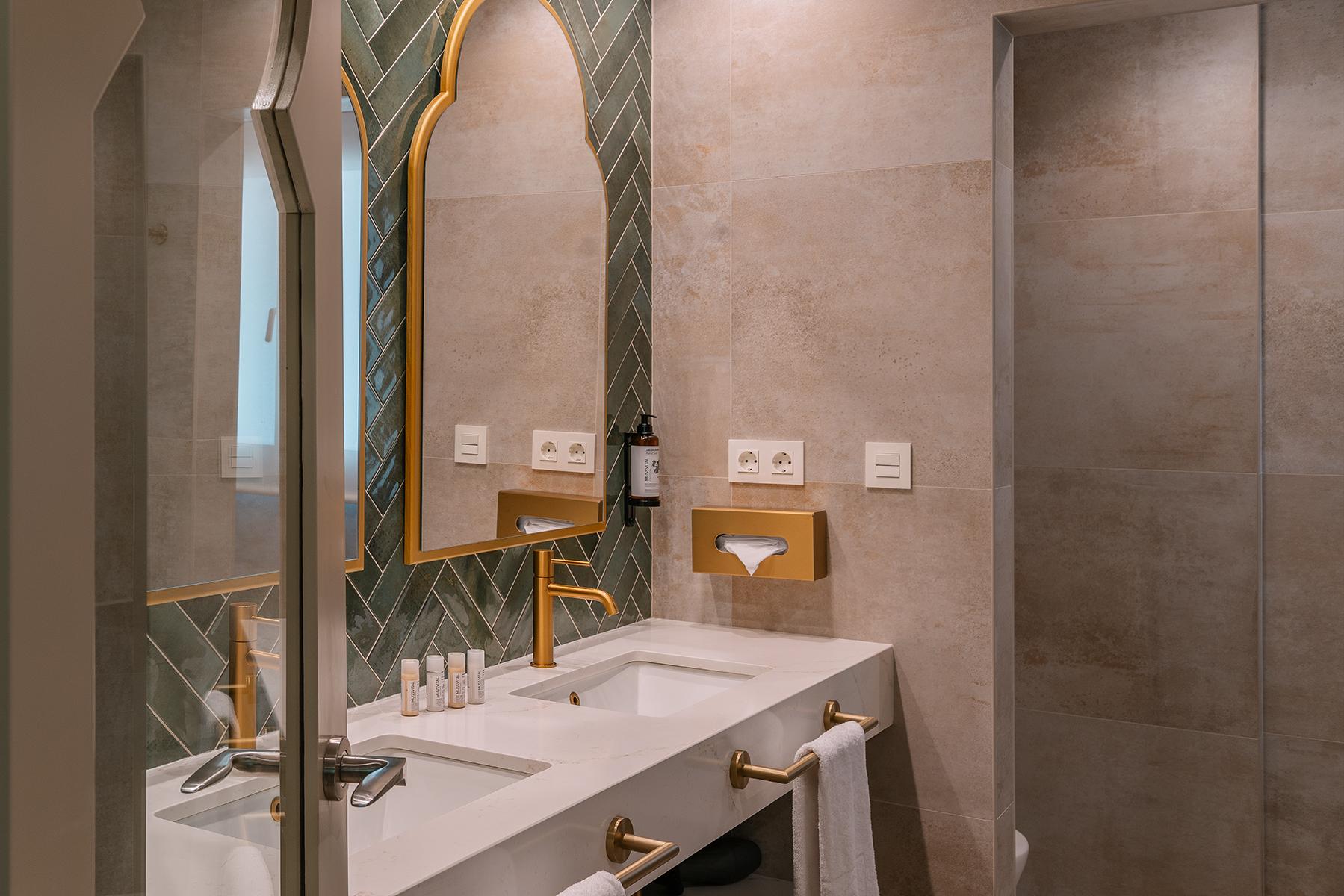 HABITACIÓN DELUXE  Vincci Albayzín 4* Granada