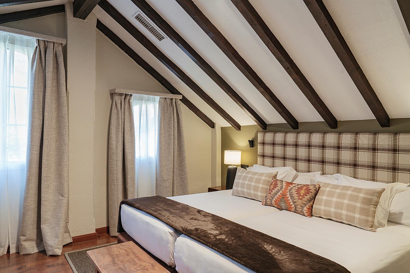 Suite Duplex Dos Dormitorios  Vincci Selección Rumaykiyya 5* Granada