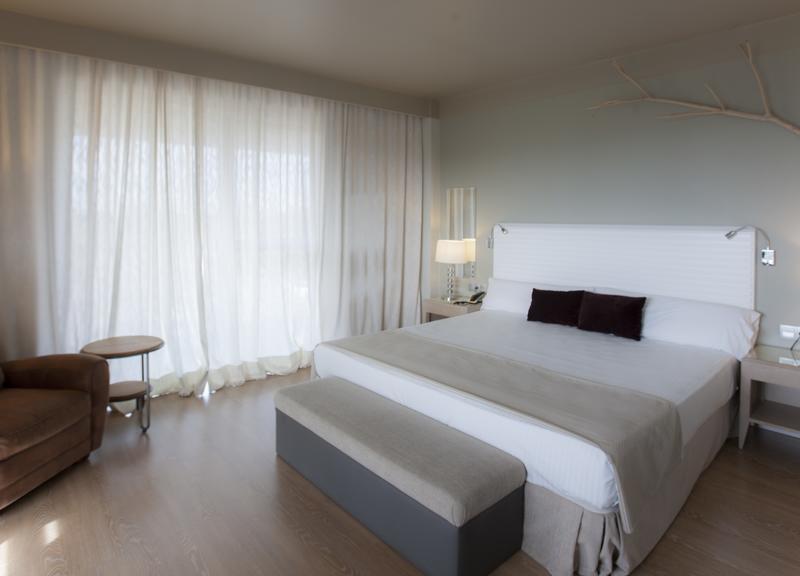 Superior Room With Terrace Vincci Valdecañas Golf 4* Cáceres Superior Room With Terrace Vincci Valdecañas Golf 4* Cáceres