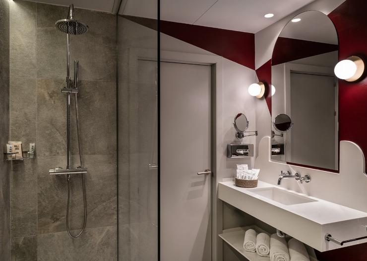 Doppelzimmer Mit Terrasse Vincci Capitol 4* Madrid Doppelzimmer Mit Terrasse Vincci Capitol 4* Madrid