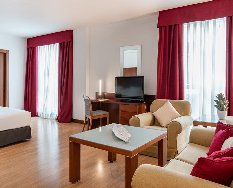 Deluxe Room Vincci Ciudad de Salamanca 4* Deluxe Room Vincci Ciudad de Salamanca 4*
