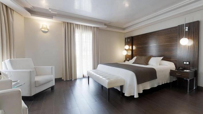 Suite mit Stadtblick Vincci Selección Aleysa 5* Málaga Suite mit Stadtblick Vincci Selección Aleysa 5* Málaga
