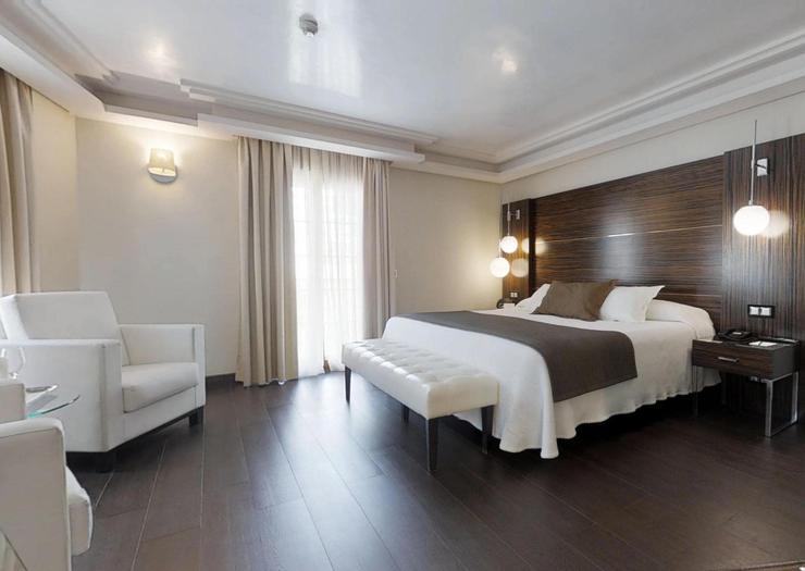 Double Room with Living Room Vincci Selección Aleysa 5* Málaga Double Room with Living Room Vincci Selección Aleysa 5* Málaga