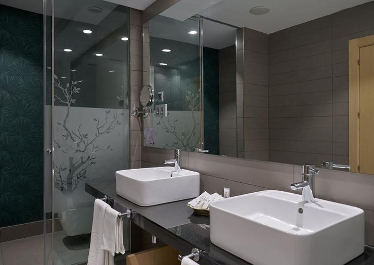 Habitación Doble Premium con Balcón Vincci Selección Posada del Patio 5* Málaga Habitación Doble Premium con Balcón Vincci Selección Posada del Patio 5* Málaga