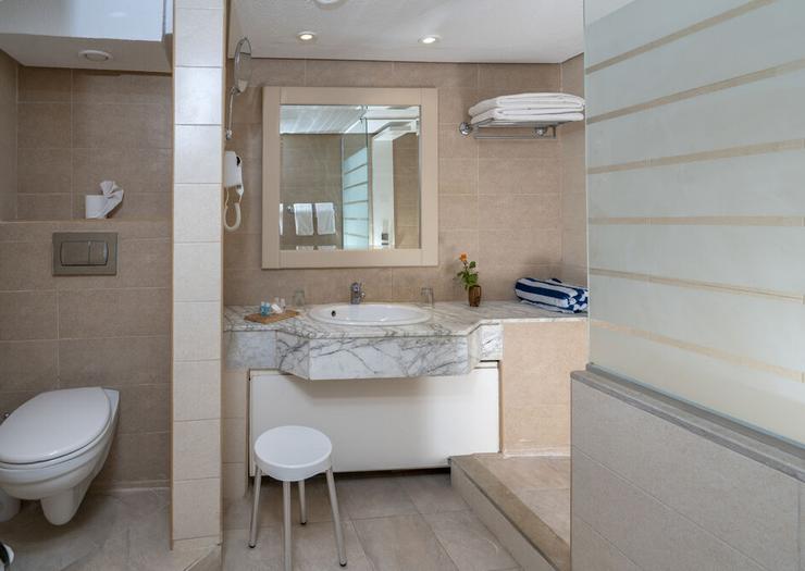 Quarto familiar superior com vista para o mar Vincci Helya Beach 4* Monastir Quarto familiar superior com vista para o mar Vincci Helya Beach 4* Monastir