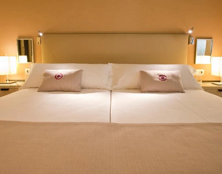 Quarto Duplo com Cama Extra Hotel Vincci Albayzín 4* Granada Quarto Duplo com Cama Extra Hotel Vincci Albayzín 4* Granada