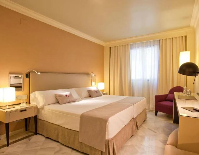 Quarto Duplo com Cama Extra Hotel Vincci Albayzín 4* Granada Quarto Duplo com Cama Extra Hotel Vincci Albayzín 4* Granada