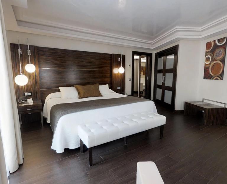 Suite mit Stadtblick Vincci Selección Aleysa 5* Málaga Suite mit Stadtblick Vincci Selección Aleysa 5* Málaga