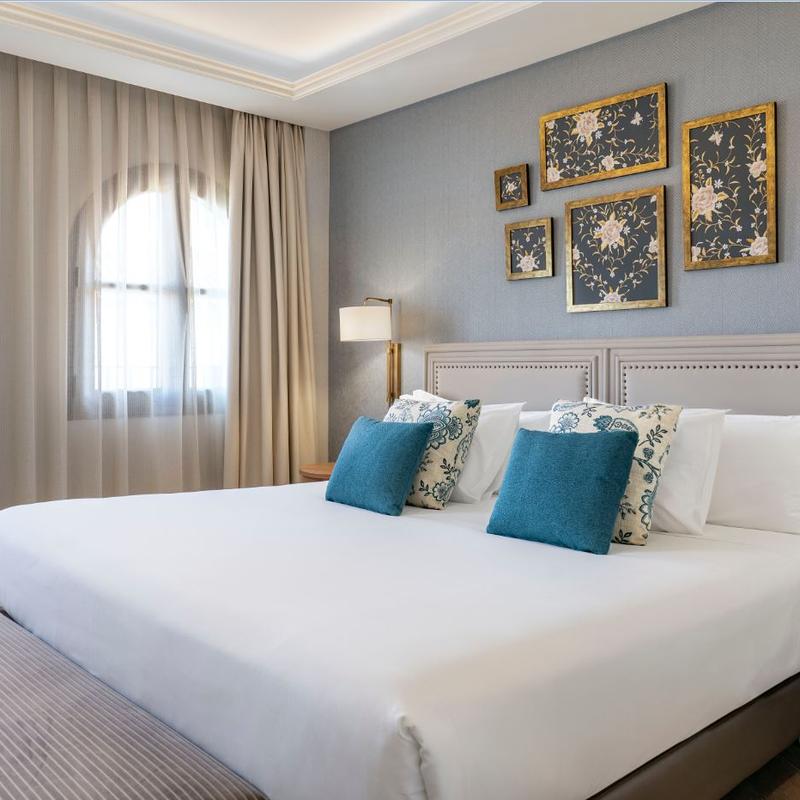 Junior Suite Deluxe Room Vincci Molviedro 4* Seville Junior Suite Deluxe Room Vincci Molviedro 4* Seville