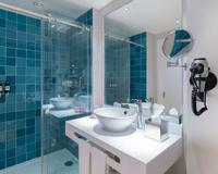 Quarto Duplo com Sofá cama Hotel Vincci Bonjardim 4* Porto Quarto Duplo com Sofá cama Hotel Vincci Bonjardim 4* Porto