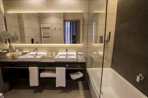 Camera tripla Vincci Mercat 4* Valencia Camera tripla Vincci Mercat 4* Valencia