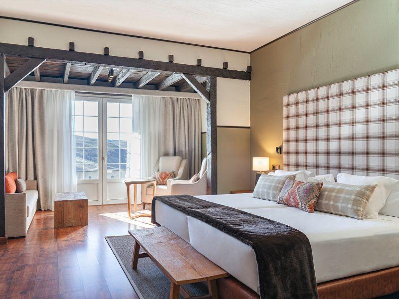 Superior Room Mountain View Vincci Selección Rumaykiyya 5* Granada Superior Room Mountain View Vincci Selección Rumaykiyya 5* Granada