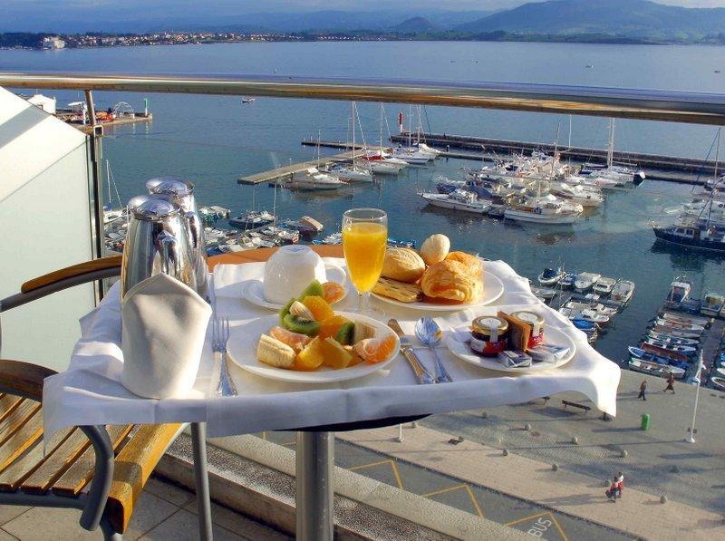 Frühstück Vincci Puertochico 4* Santander Frühstück Vincci Puertochico 4* Santander