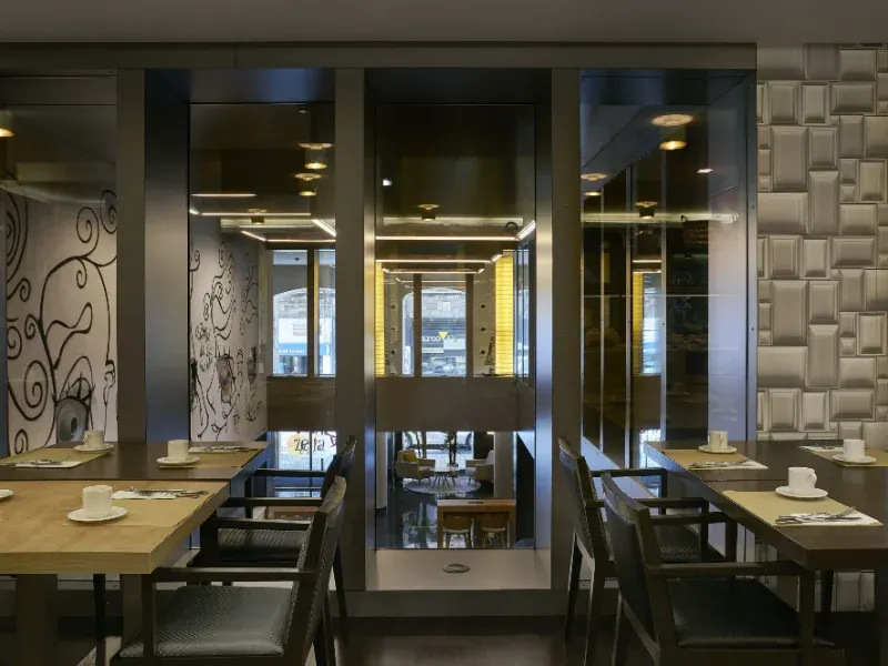 Breakfast room Vincci Zaragoza Zentro 4* Breakfast room Vincci Zaragoza Zentro 4*