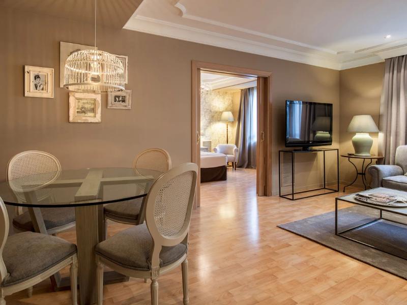 Suite junior Vincci Lys 4* Valencia Suite junior Vincci Lys 4* Valencia