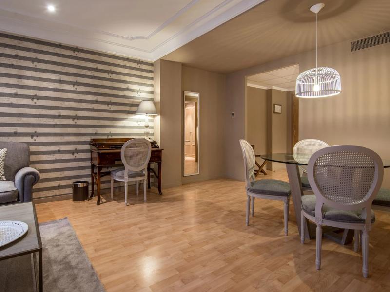 Suite junior Vincci Lys 4* Valencia Suite junior Vincci Lys 4* Valencia