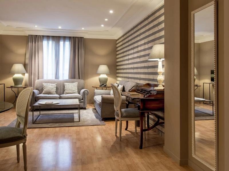 Suite junior Vincci Lys 4* Valencia Suite junior Vincci Lys 4* Valencia