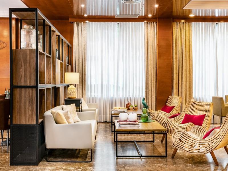 Lobby bar Vincci Ciudad de Salamanca 4* Lobby bar Vincci Ciudad de Salamanca 4*