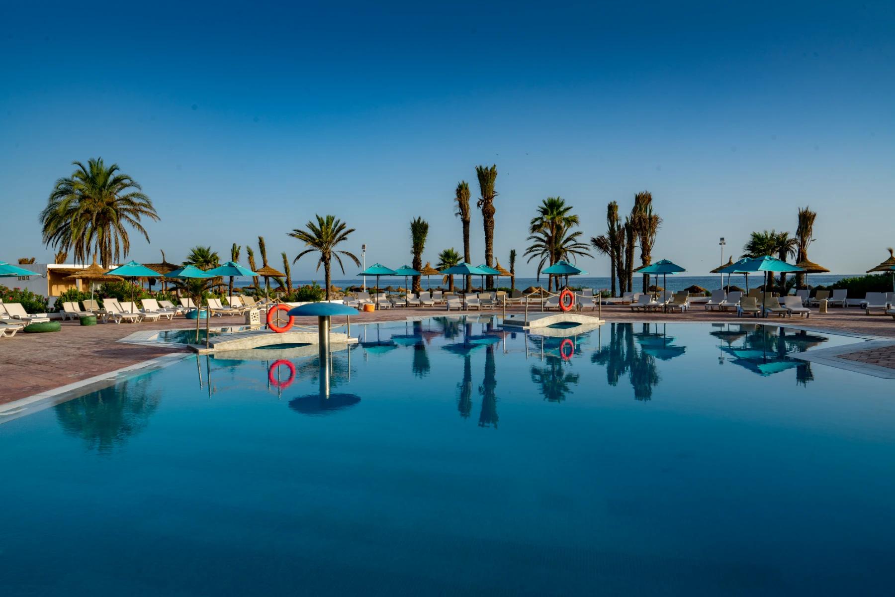 Piscina Vincci Helya Beach 4* Monastir Piscina Vincci Helya Beach 4* Monastir