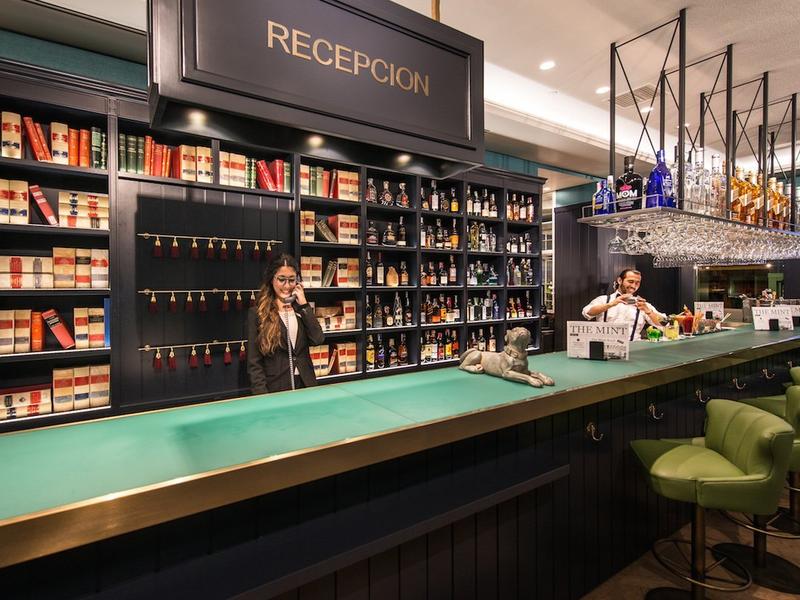 Recepção Hotel Vincci The Mint 4* Madrid Recepção Hotel Vincci The Mint 4* Madrid