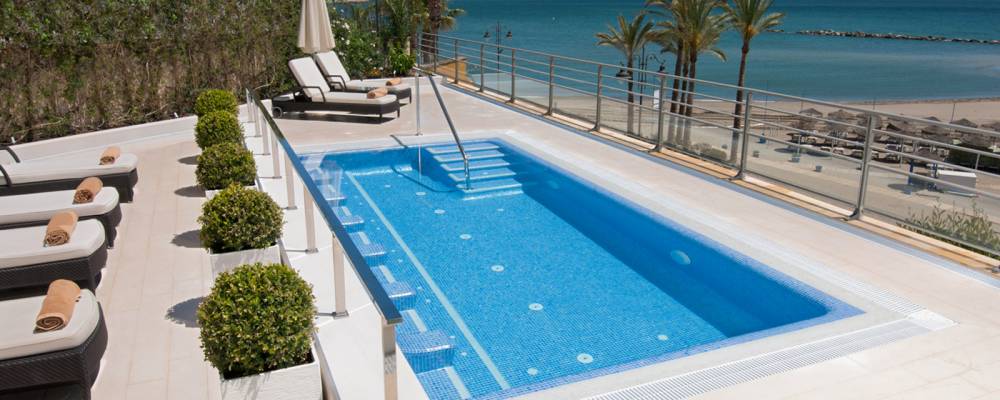 Services Hotel Vincci Aleysa Boutique&Spa - Outdoor pool and outdoor pool with hydromassage