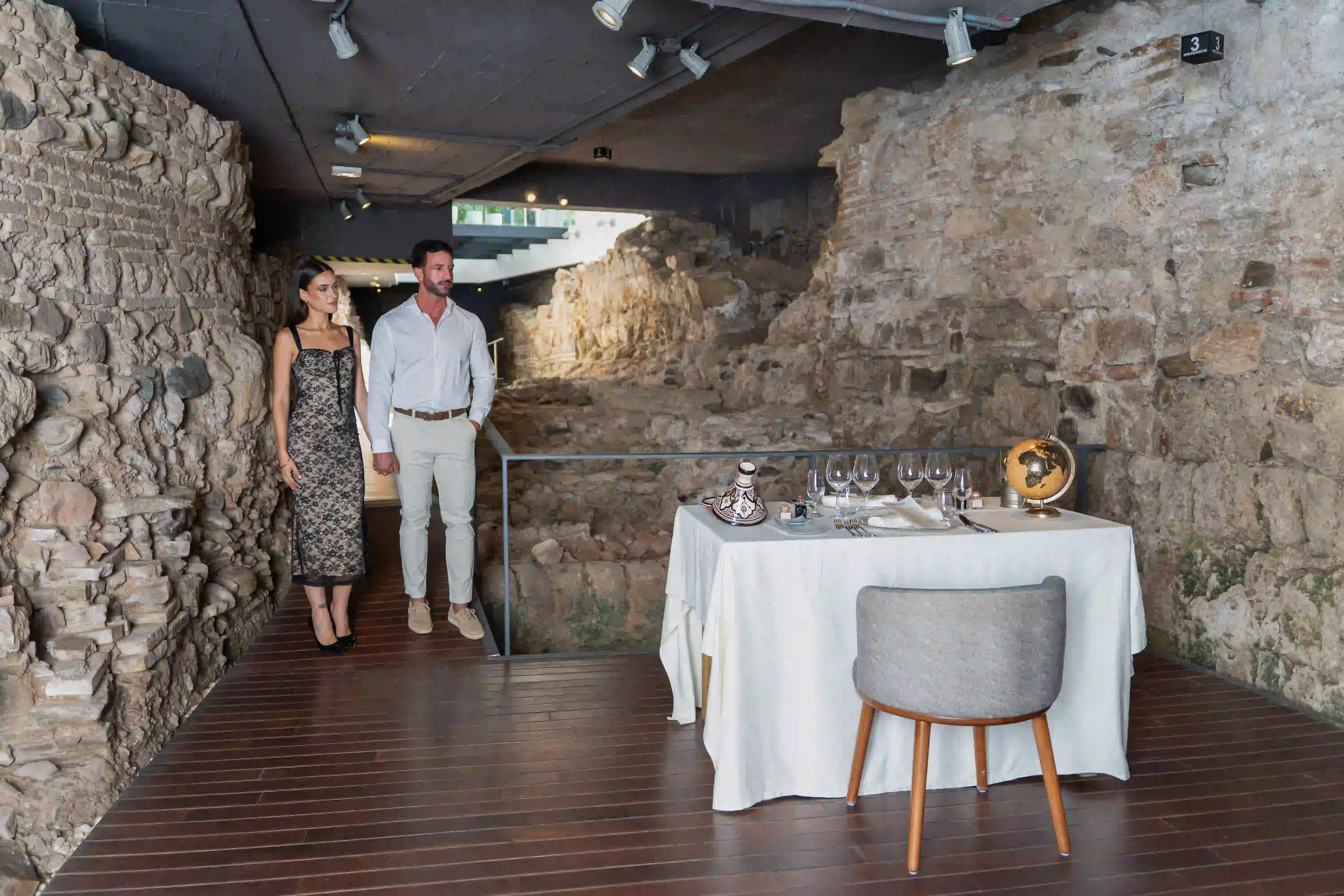 Entremuros Restaurant at the Vincci Selección Posada del Patio 5* Hotel