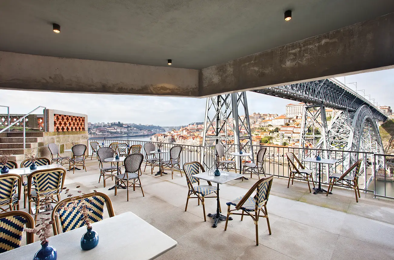 Ponte de Ferro Restaurant at the Vincci Ponte de Ferro 4* Hotel